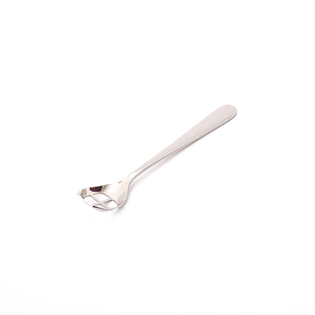 Handy Japanese mealtime masher spoon stainless steel mini food masher perfect for homemade baby food avocado and boiled eggs