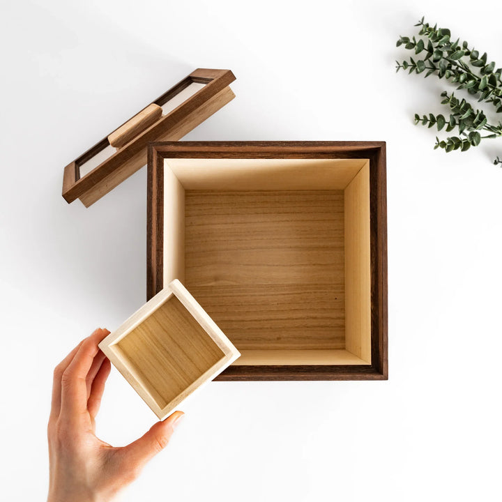 Paulownia wood rice box with clear lid and handle, designed to keep rice fresh by balancing moisture naturally.