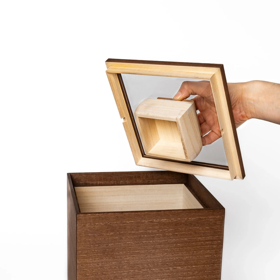 Paulownia wood rice box with clear lid and handle, designed to keep rice fresh by balancing moisture naturally.
