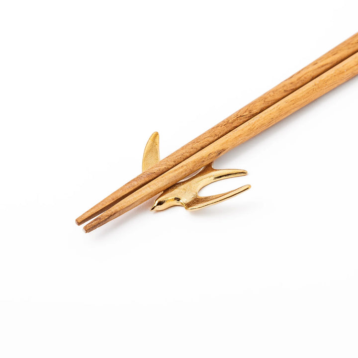 Elegant Japanese swallow cutlery rest unique flying bird shaped gold chopstick holder metallic hashioki tableware