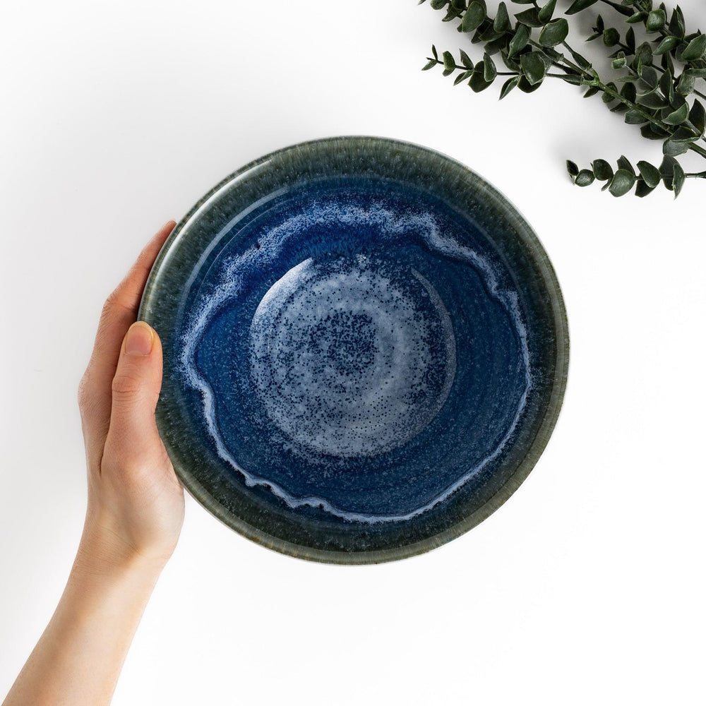 Ramen bowl with a gradient of green and blue glazes, featuring a splash effect for a unique, artistic look.