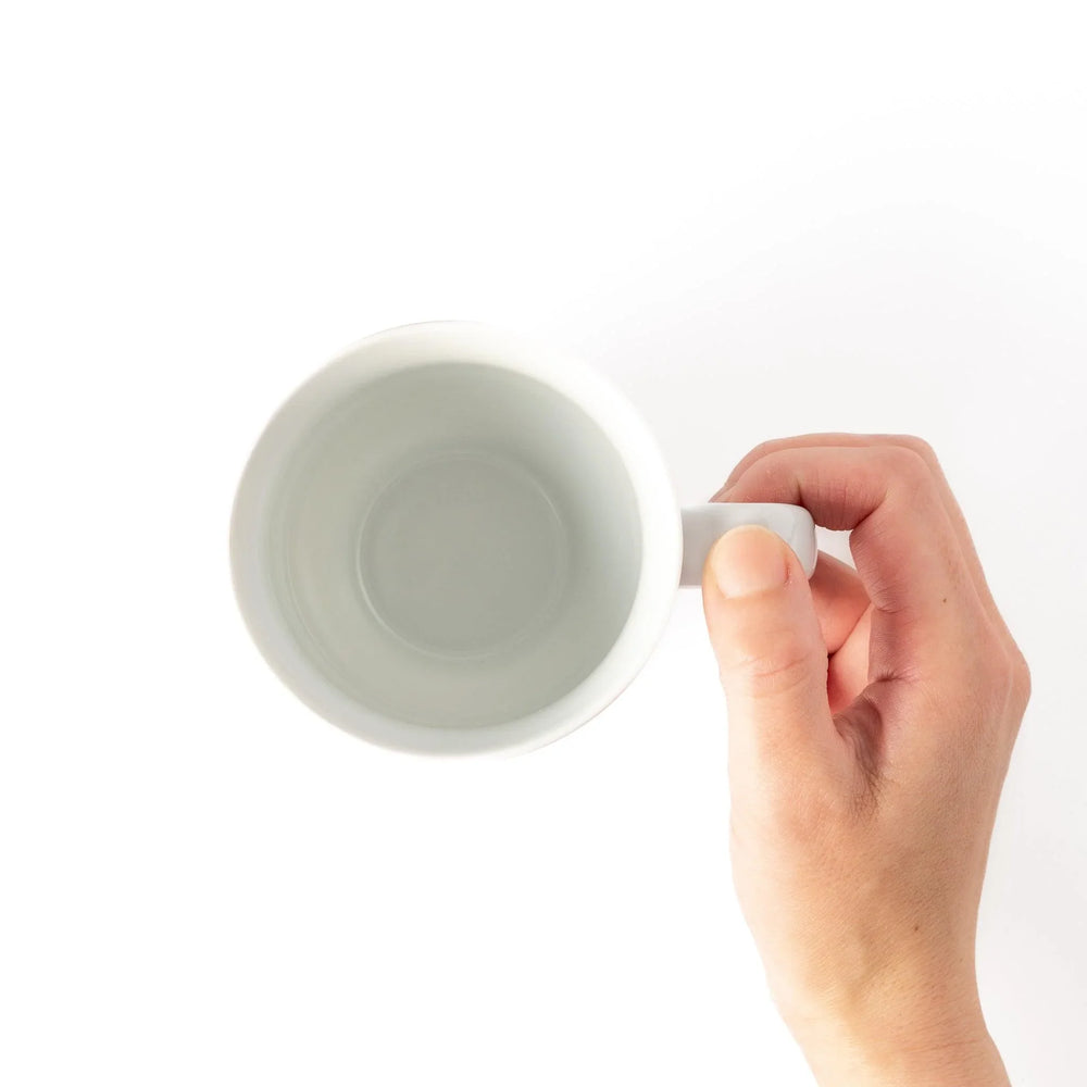 Kids’ rice bowl featuring a row of colorful cats in orange, black, and blue, perfect for adding fun to mealtime.