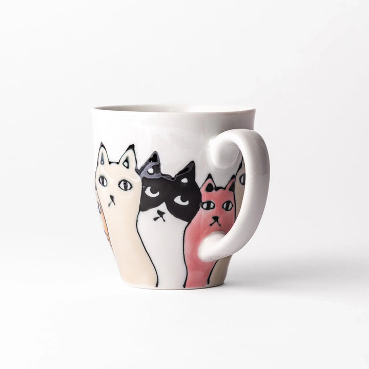 Kids’ rice bowl featuring a row of colorful cats in orange, black, and blue, perfect for adding fun to mealtime.