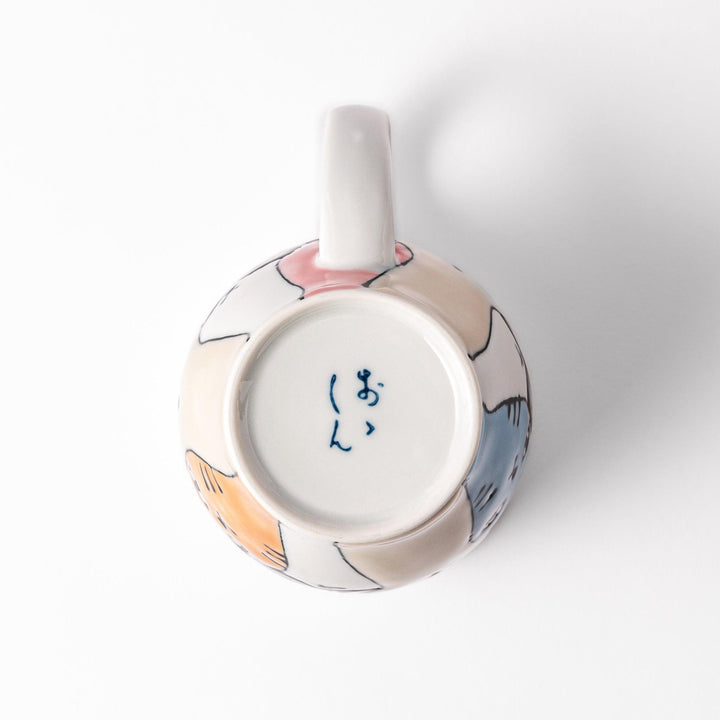 Kids’ rice bowl featuring a row of colorful cats in orange, black, and blue, perfect for adding fun to mealtime.