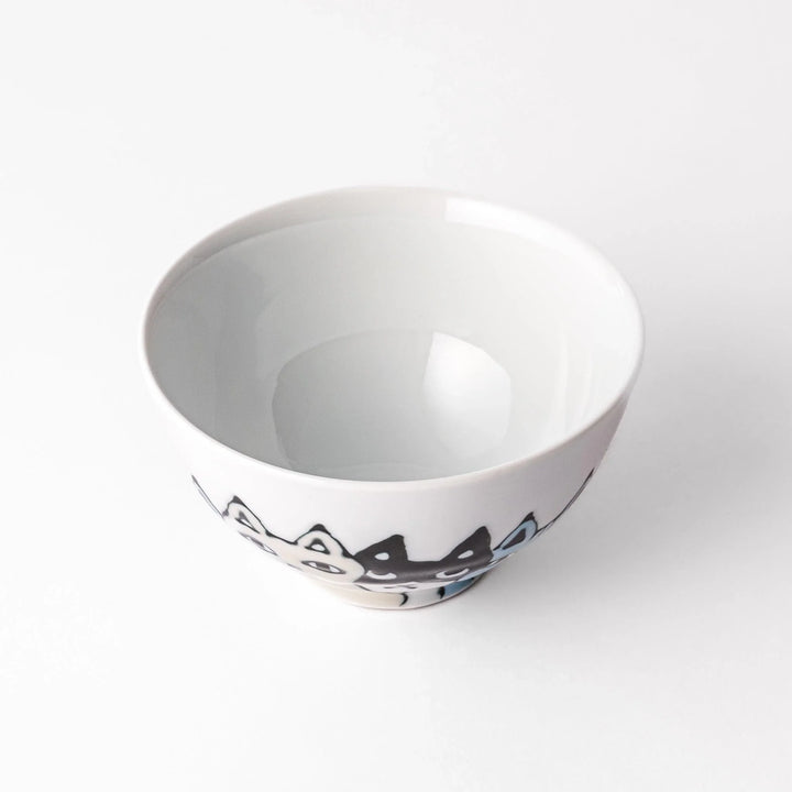 Kids’ rice bowl featuring a row of colorful cats in orange, black, and blue, perfect for adding fun to mealtime.