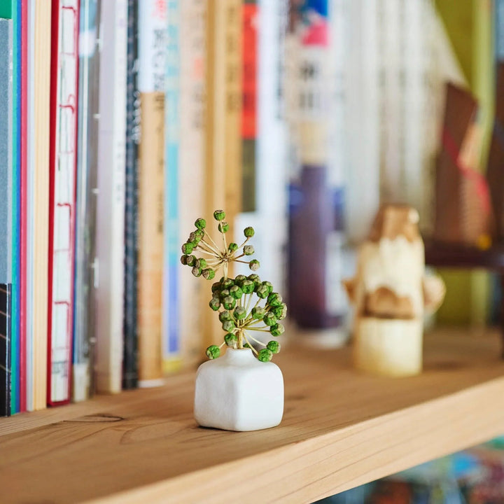 Minimalist Ceramic Bud Vase