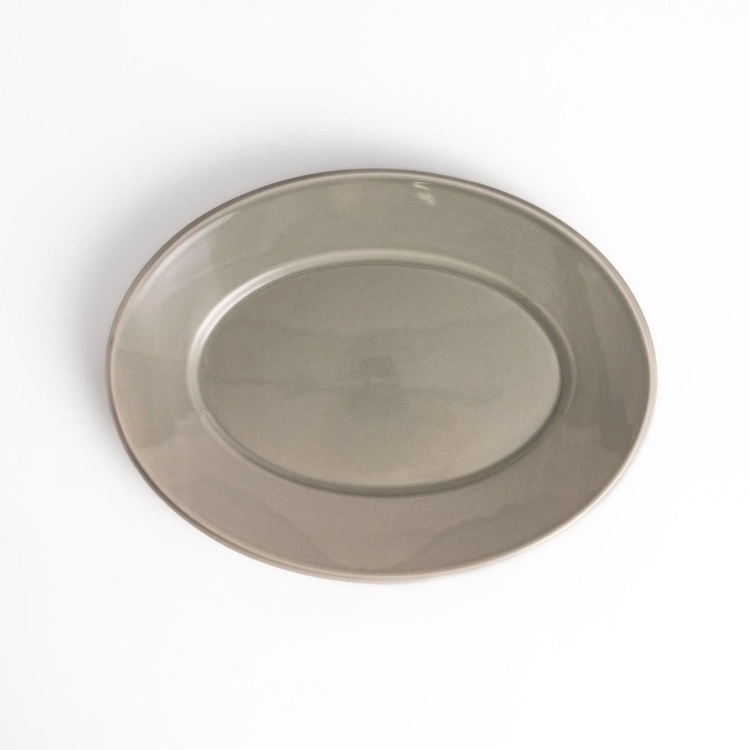 Durable and elegant gray ceramic dinner plate, adding a pop of color to your table setting.