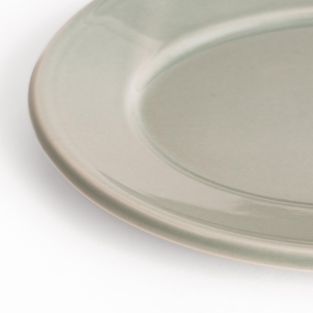 Durable and elegant gray ceramic salad plate, adding a pop of color to your table setting.