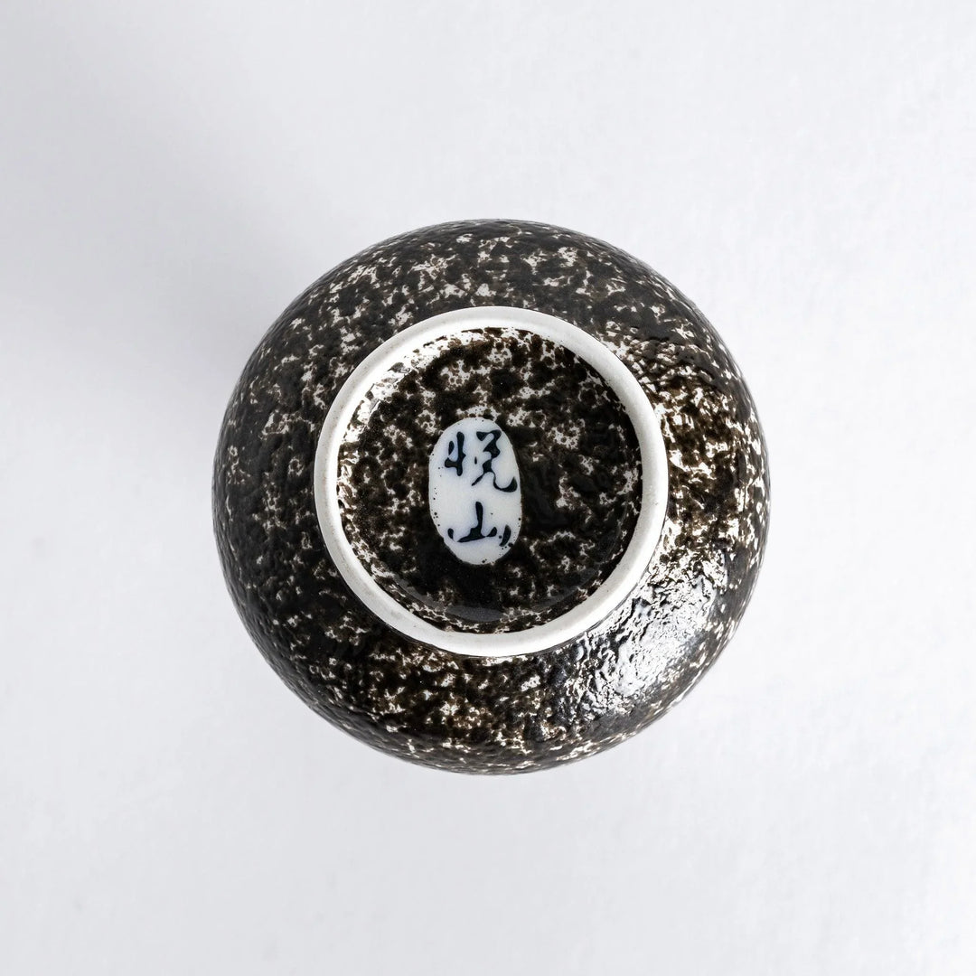 Silver rustic finish sake flask with subtle texture and metallic sheen offering elegant Japanese design.