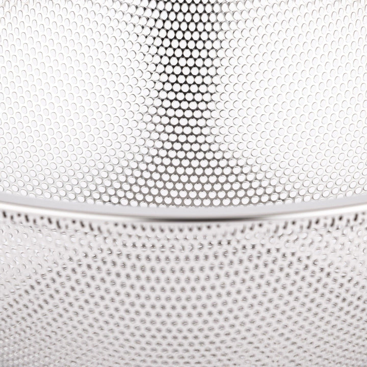 Fine stainless mesh strainer bowl with wide rim, perfect for draining noodles or rinsing rice and produce.