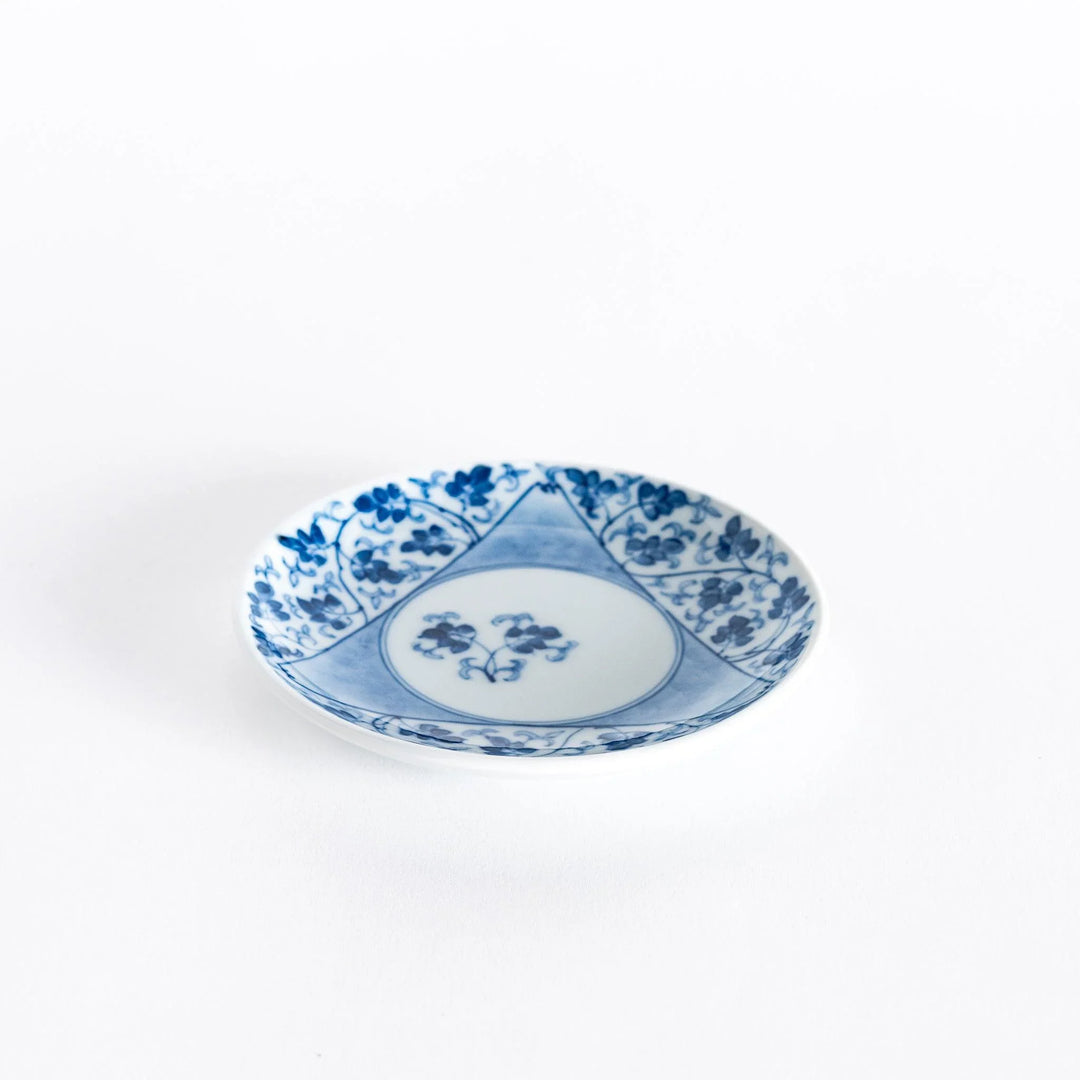 Three sided Mount Fuji Japanese sauce dish with arabesque pattern ideal for soy sauce or condiments.