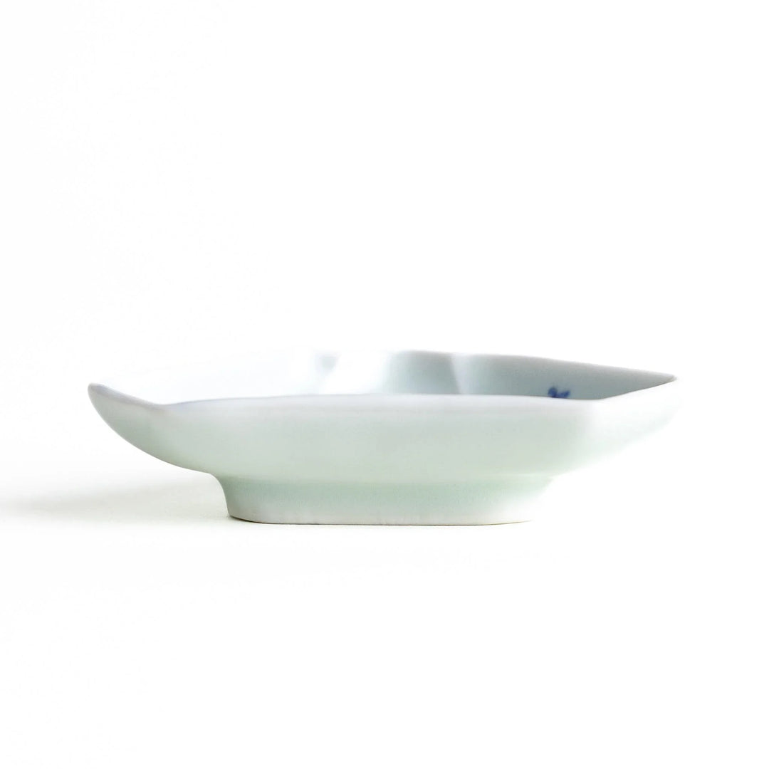 Mt. Fuji-shaped plate with a blue landscape design.