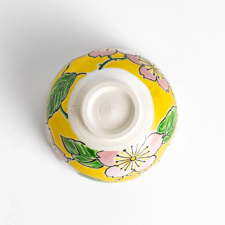 Yellow matcha bowl handcrafted with nature-inspired design, ideal for enjoying Japanese tea. (114)